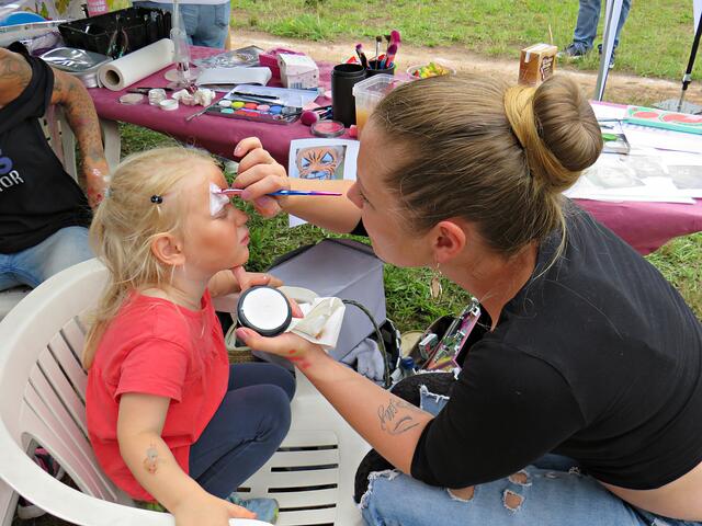 Kinderschminken bei den Igglemer Bessem | Foto: Brigitte Melder