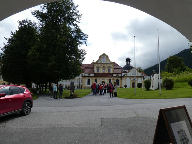 Vor der Führung am Stift STams | Foto: Ich