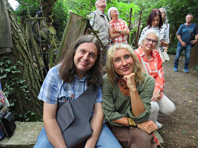 Stephan Halbgewachs und Kathrin Hentzschel unter den Besuchern | Foto: Brigitte Melder