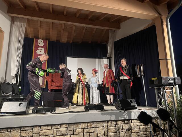 Königin und Hofstaat werden von zwei Weltmeister trainiert  | Foto: Arno Mohr  