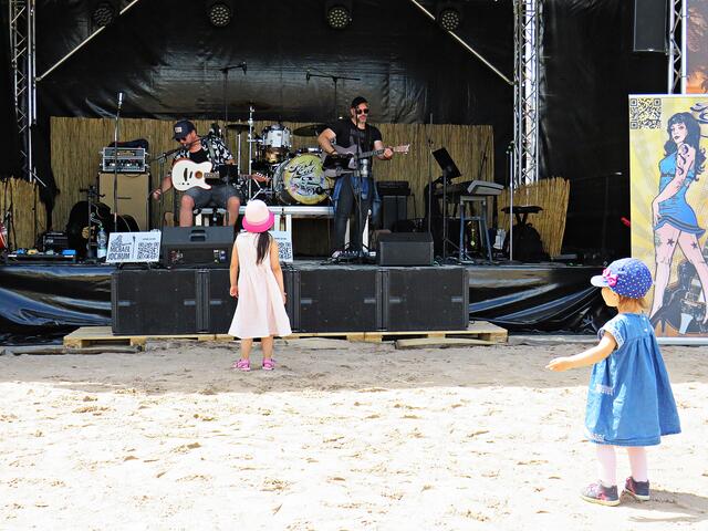 Sogar die kids tanzten zu dieser Musik | Foto: Brigitte Melder