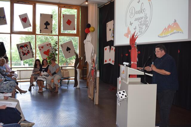 Melanie Brod vom Schulerelternbeirat bedankt sich für die gute Zusammenarbeit | Foto: B. Bender