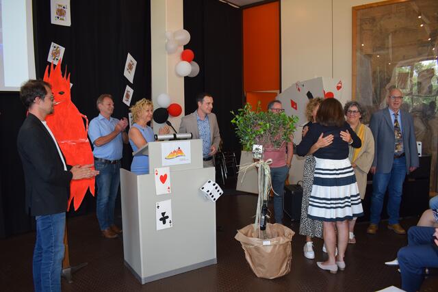 Herzliche Umarmungen . . .  | Foto: B. Bender