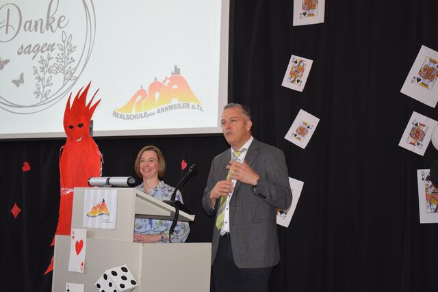 Tatjana Kuhn und Ralf Schaubhut von der Aufsichts- und Dienstleistungsdirektion (ADD) | Foto: B. Bender