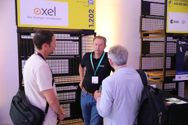 Gespräche am Stand | Foto: fokus.energie