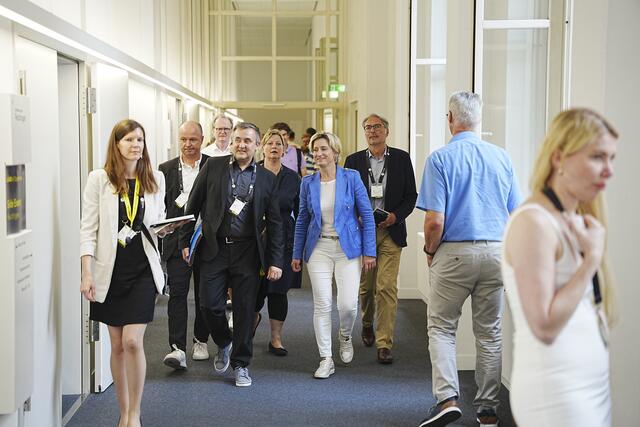 Rundgang beim Summit | Foto: WMBW/Kristijan Matic