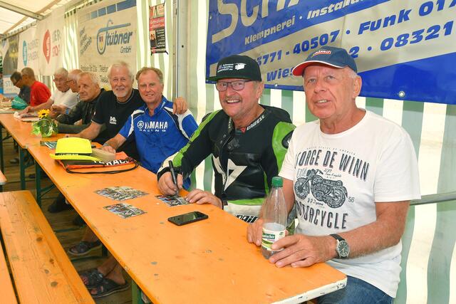 Autogrammstunde der Motorradrennfahrer | Foto: Thorsten Horn