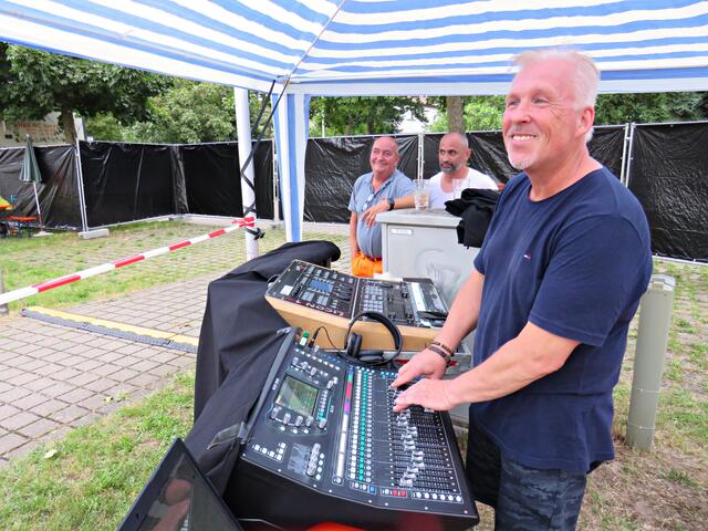 An der Technik | Foto: Brigitte Melder