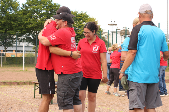 Bezirksliga-Süd in Bornheim | Foto: Paul Lagall, Anette Schangai