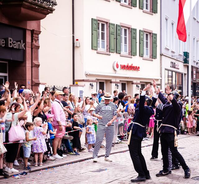 Die Brezelpolizei macht Stimmung | Foto: Cornelia Bauer