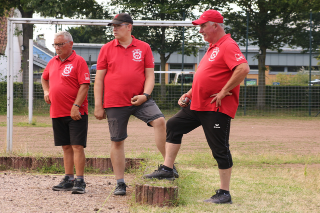 Bezirksliga-Süd in Bornheim | Foto: Paul Lagall, Anette Schangai