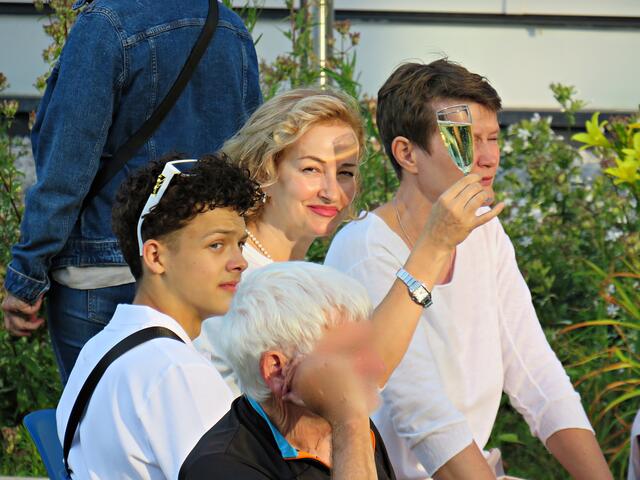 Prost Beatrice - heute erstmals mit ihrem Sohn hier | Foto: Brigitte Melder
