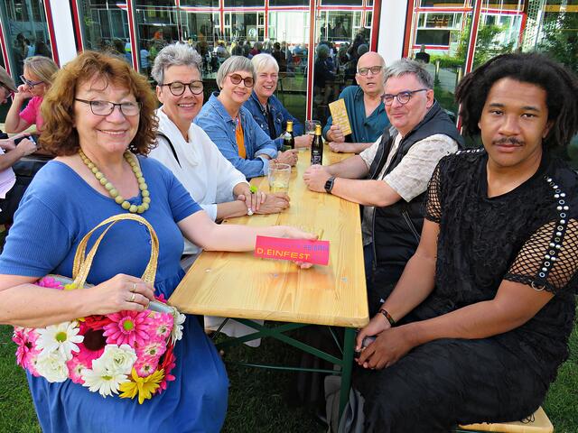 Eleonore Hefner mit Freunden | Foto: Brigitte Melder