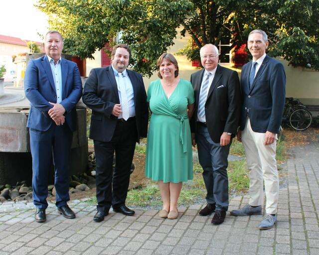 Bürgermeister Tony Löffler mit den Bürgermeisterstellvertretern v. l. n. r. Karl-Heinz Hagenmeier, Patrick Wippel, Dr. Angelika Waßmer, Michael Koch | Foto: Gemeinde