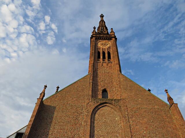 Der Lutherturm unter blauem Himmel | Foto: Brigitte Melder