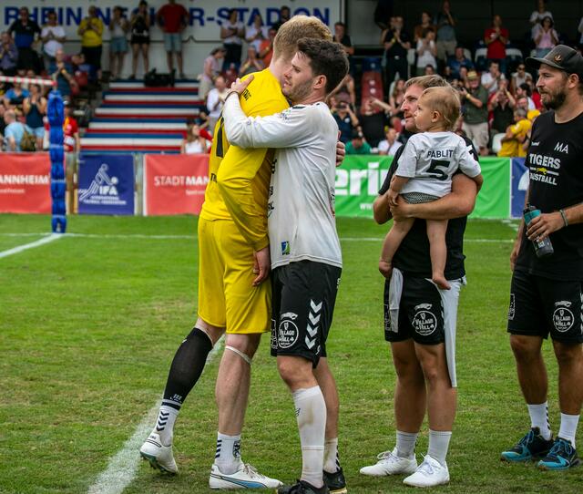 Gratulation | Foto: Wolfgang Neuberth