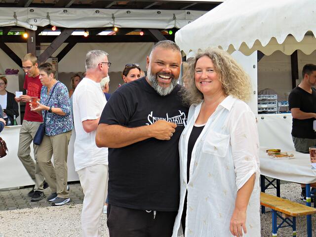 Wiedersehen nach 25 Jahren: Monji El Beji mit seiner ehemaligen Kollegin Simone Fath-Rezgui | Foto: Brigitte Melder