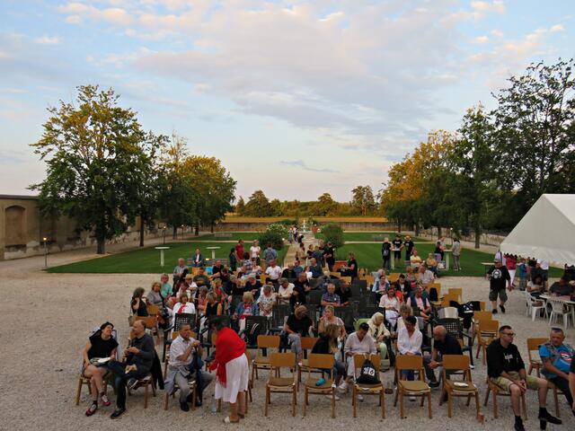 Blick von der Bühne aufs Publikum | Foto: Brigitte Melder