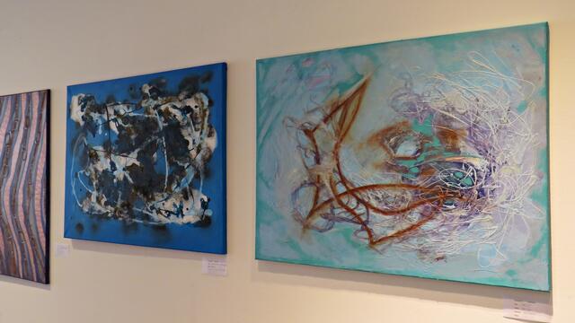 "Hommage a Pollock" und rechts "Nest" | Foto: Brigitte Melder