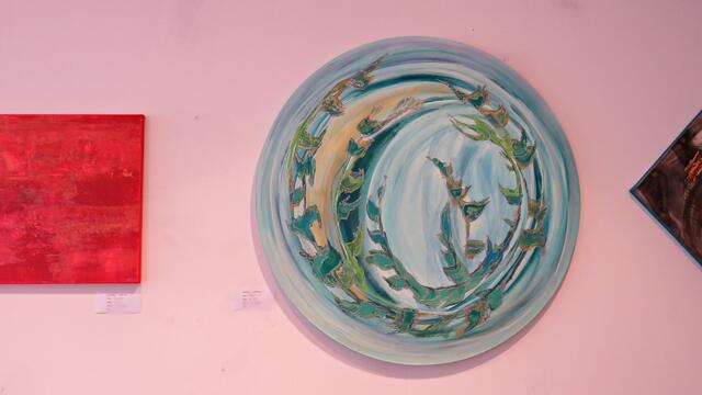 Das runde Gemälde "Ortica" mit 80 cm Durchmesser | Foto: Brigitte Melder