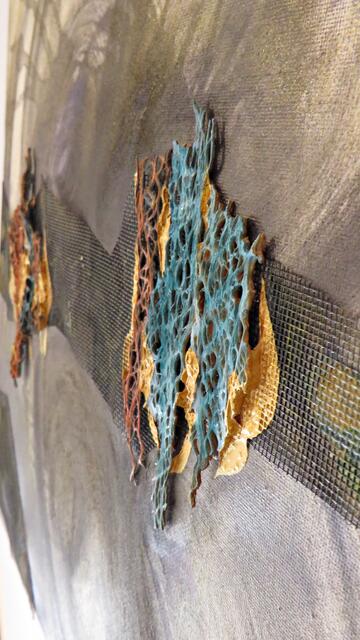 Man beachte das Aufpeppen durch andere Materialien auf dem Gemälde | Foto: Brigitte Melder