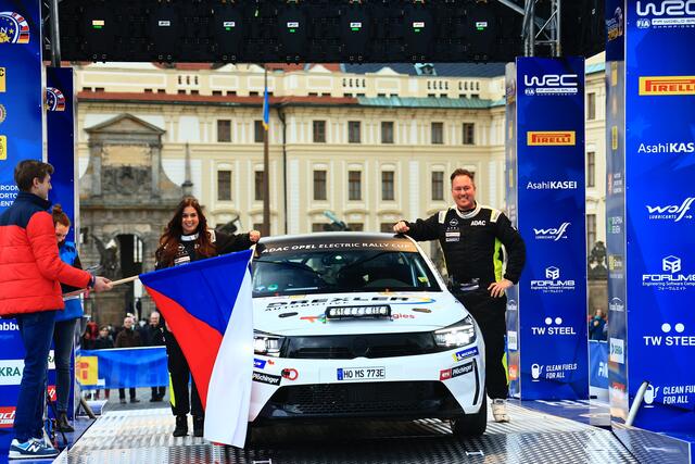 Lisa Kiefer und Raffael Sulzinger  | Foto: Sascha Dörrenbächer
