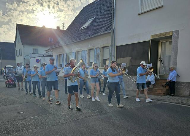 Musik ist Trumpf heißt es bei der Geinsheimer Kerwe. | Foto: Eva Bender