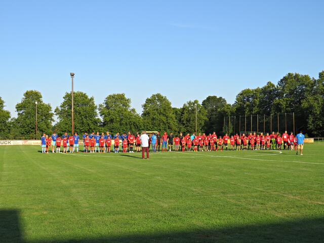 Aufstellung | Foto: Brigitte Melder