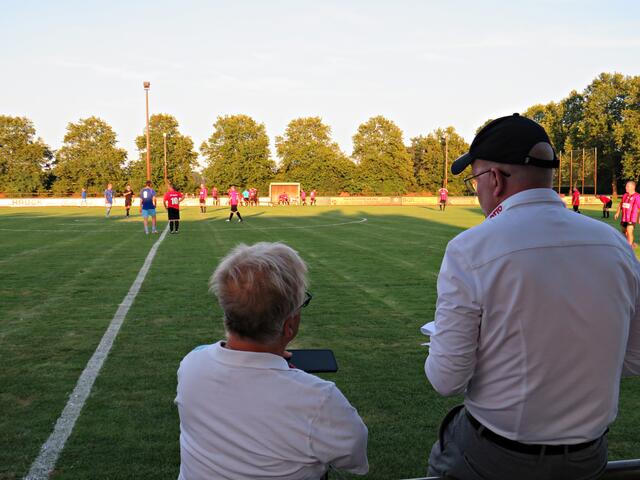 Und weiter in die 2. Halbzeit | Foto: Brigitte Melder