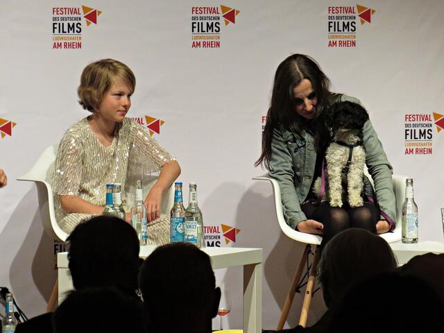 Luise Landau (Nachwuchstalent) und Meret Becker (Stargast) | Foto: Brigitte Melder