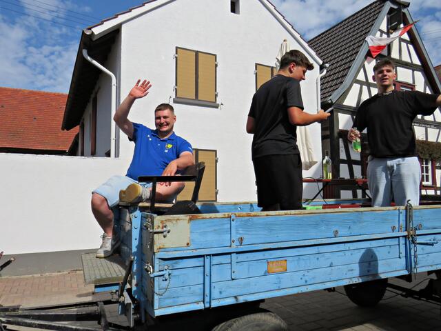 Aha, da saß ja DJ Pleite auf dem Wagen | Foto: Brigitte Melder