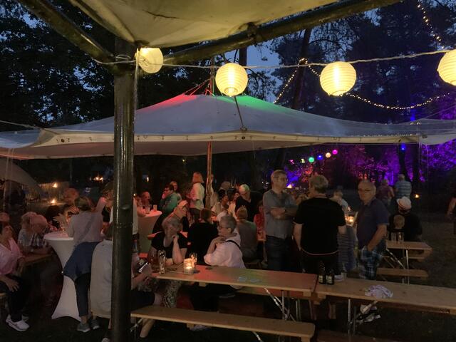 In geselliger Runde | Foto: Berthold Müller