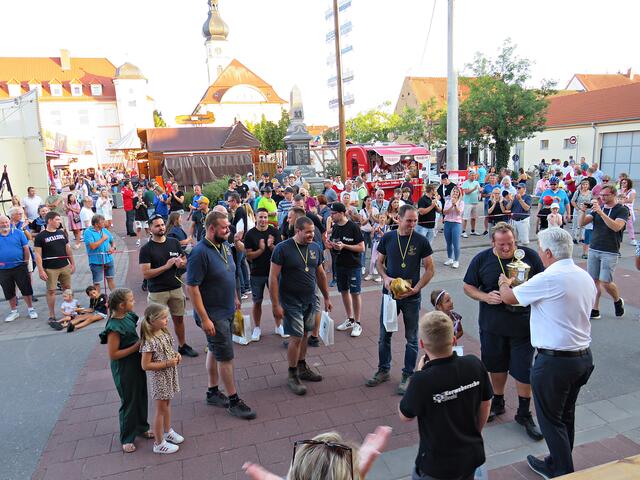 Überreichung des Wanderpokals | Foto: Brigitte Melder