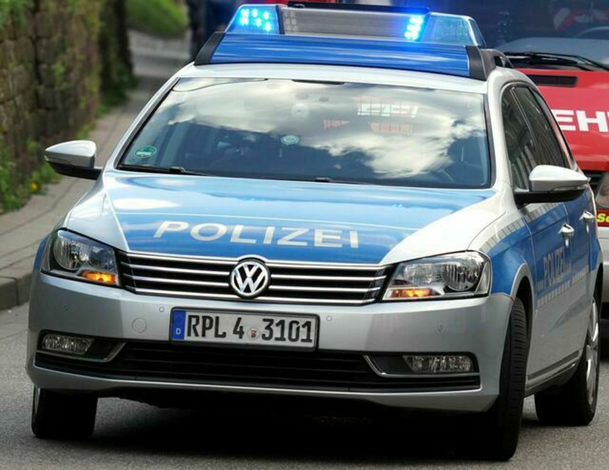 Verkehrsunfall-auf-der-L-454-Feuerwehr-im-Einsatz