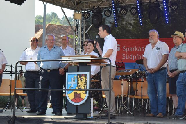 Jubiläums-Ehrenamtskarte für Herrn Winter und Frau Ebert | Foto: B. Bender