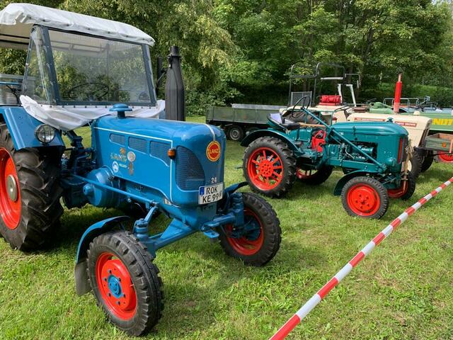 Stein trifft Classic -Lanz Hanomag Fendt und mehr Traktoren  | Foto: Arno Mohr 