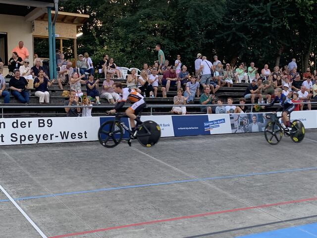Benjamin Bock und Amy Weber | Foto: Michael Sonnick