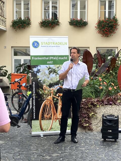 Oberbürgermeister Dr. Nicolas Meyer bei der Eröffnung | Foto: Gisela Böhmer