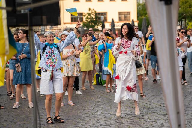 Ausgelassene Stimmung auf dem Mannheimer Marktplatz. | Foto: Christian Gaier