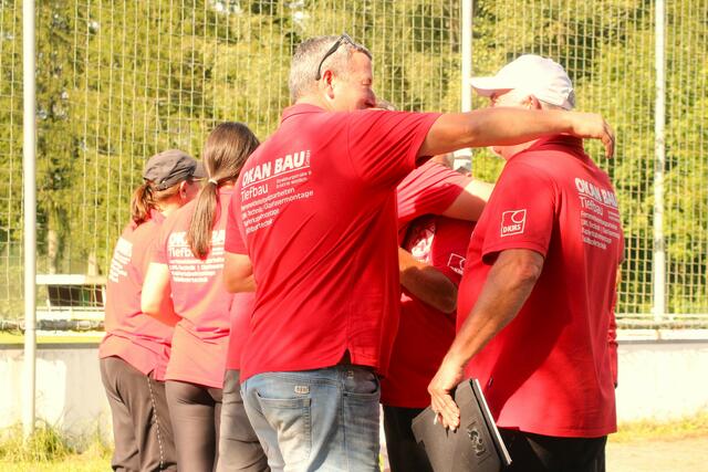 Gewonnen ! | Foto: Paul Lagall, Anette Schangai