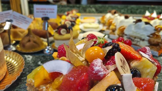 Eine Auslage, die einlädt. Viele Pâtisserien bieten "Verlockungen" in Strasbourg! | Foto: © www.jowapress.de