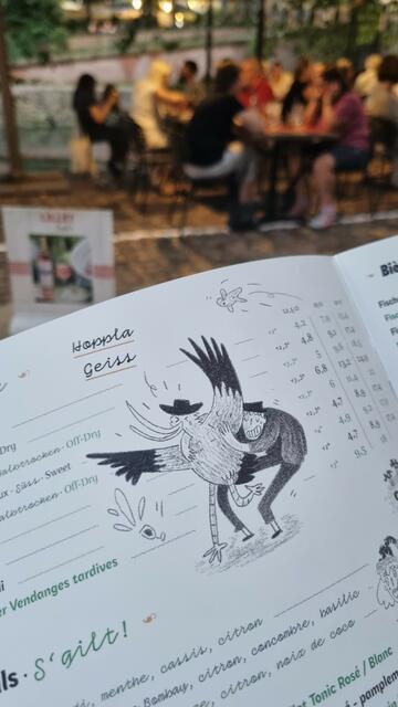 Genuss in Strasbourg. Der Weißstorch ist übrigens das Wahrzeichen des Elsass, findet sich auch in Speisekarten | Foto: © www.jowapress.de