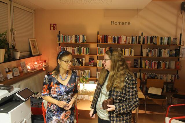 Birgit Heid im Gespräch mit Anette Butzmann (rechts) | Foto: Peter Herzer