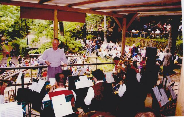 EX OB von Landau Hans - Dieter Schlimmer als Dirgent beim Pfingstfest | Foto: Nelloclub e. V.