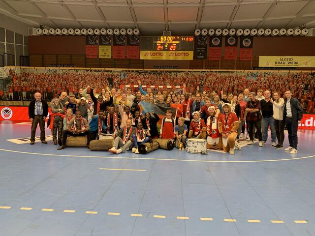 Die Trommler aus Ruanda sorgten für gute Stimmung beim Eulen-Heimsieg in Ludwigshafen | Foto: Michael Sonnick