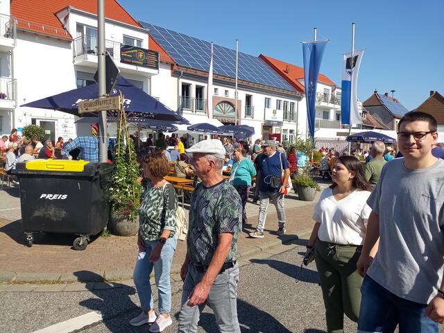 Hier vor dem Haus der kulinarischen Landstraße | Foto: Anja Stemler