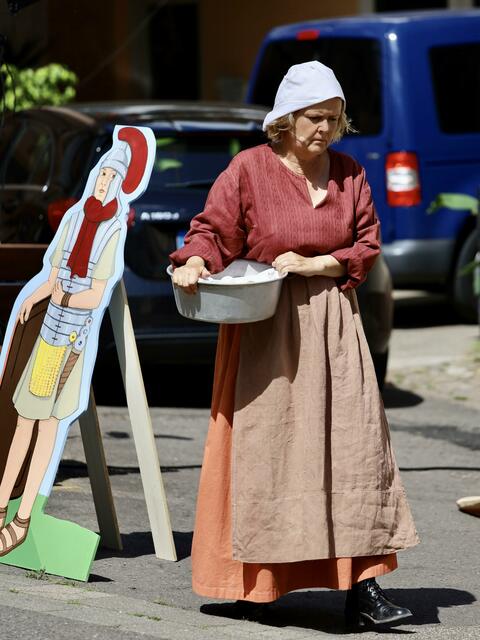 Hambacher Schloss - Aufführung in der Schlossgasse | Foto: Jörg Kaufmann
