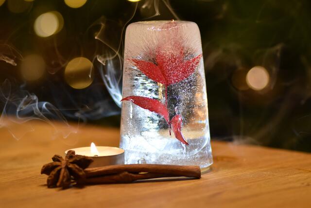 5 An Heiligabend ein Experiment mit Eis, rauch und Licht. (67700 Niederkirchen Aufnahmeort) | Foto: Christian Scott