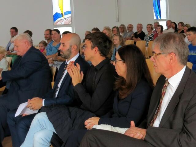 Gäste im Festgottesdienst  | Foto: bor.