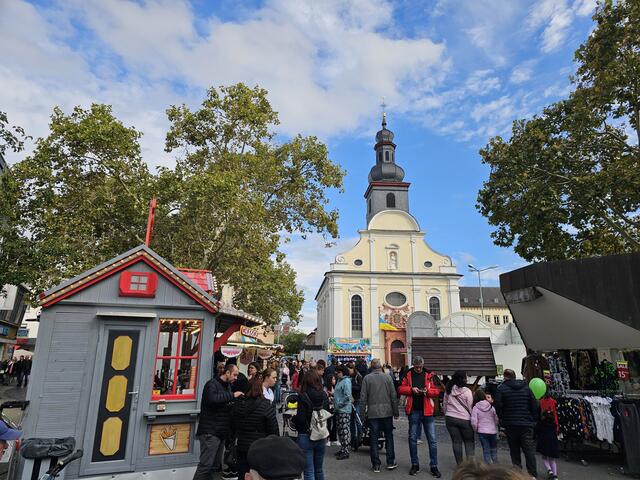 Der Rathausplatz in Frankenthal war gut besucht | Foto: Gisela Böhmer